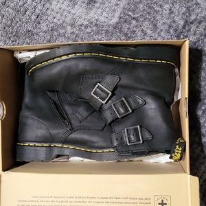 Dr. Martens Tyson Boots
